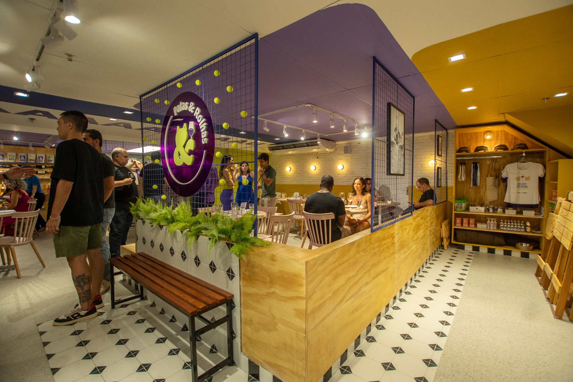 Patas e Rolhas - Bar de vinhos petfriendly na Tijuca